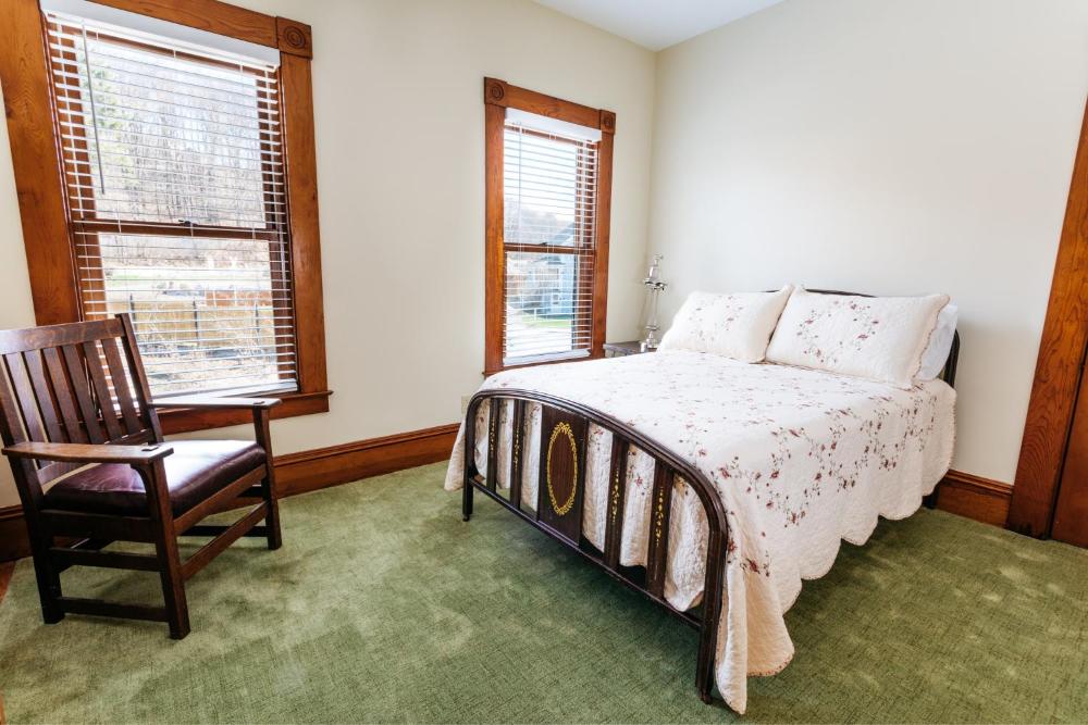 Standard Double Room interior